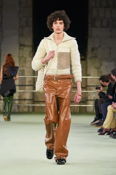 Look 53